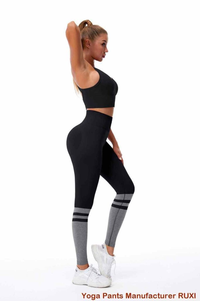 telefonu tutan şortlar RUXI